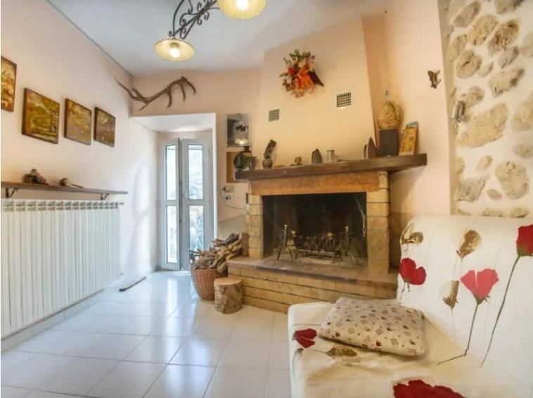 Casa D'aurora Holiday home Pettorano sul Gizio